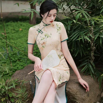 Sexy Vytlačené Saténovým Elegantné Mandarin Golier Cheongsam Ručné Tlačidlá Shrot Rukáv Qipao Čínske Ženy Šaty